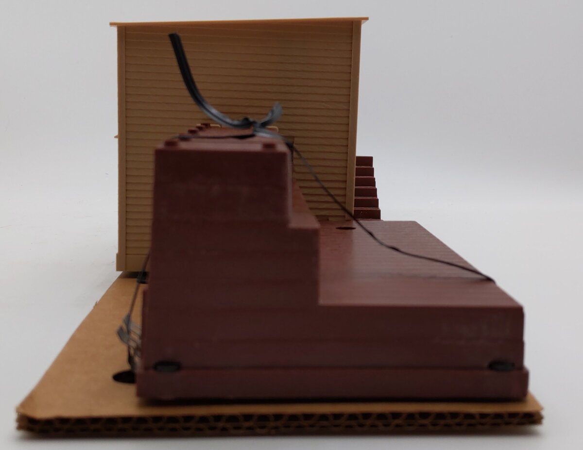 Lionel 6-12873 O Operating Sawmill with Brown Base LN/Box