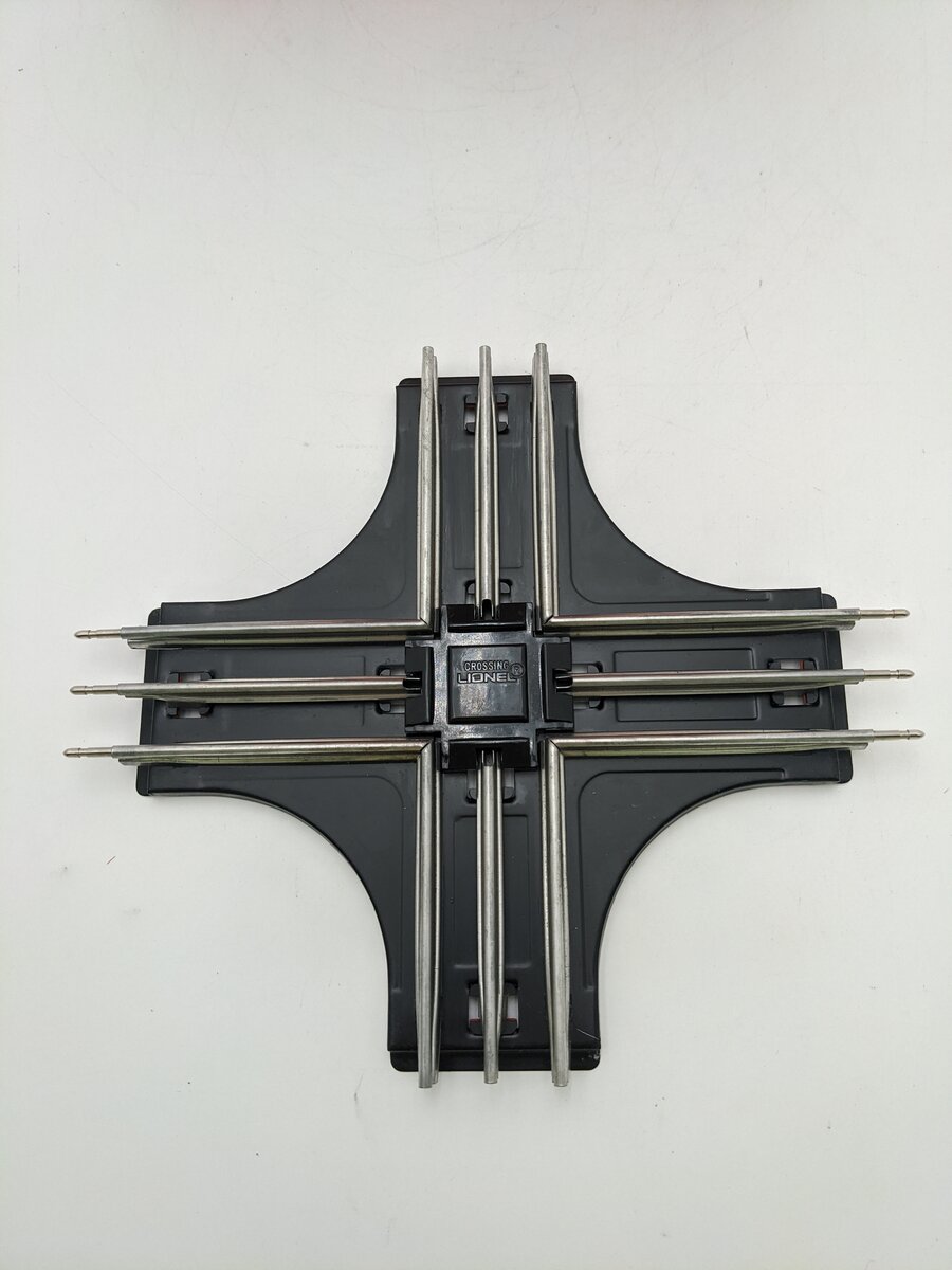 Lionel 6-5540 O Gauge 90 Degree Crossover EX/Box