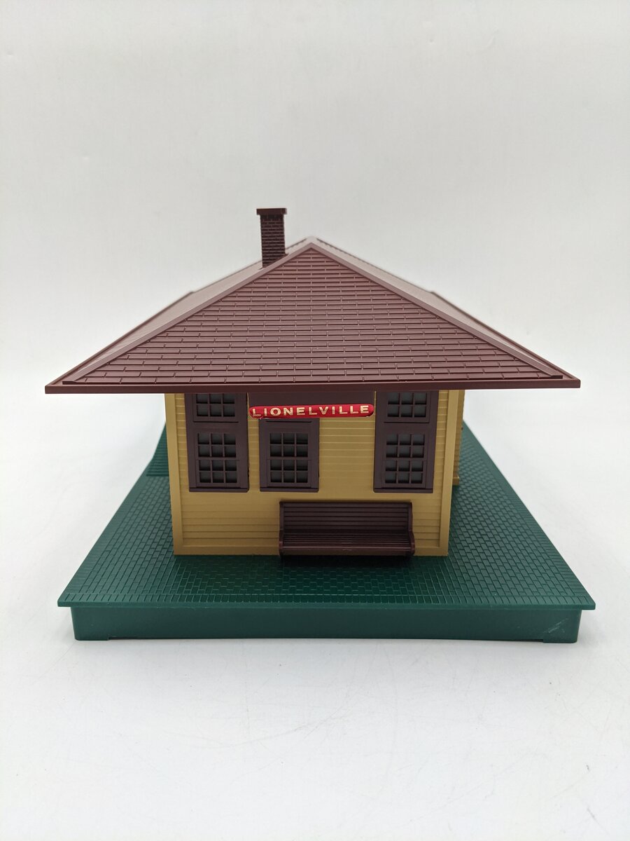 Lionel 6-12728 O Scale Illuminated Passenger & Freight Station EX/Box