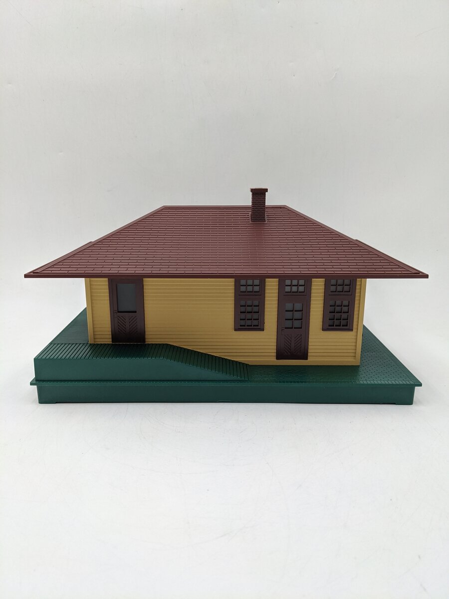 Lionel 6-12728 O Scale Illuminated Passenger & Freight Station EX/Box