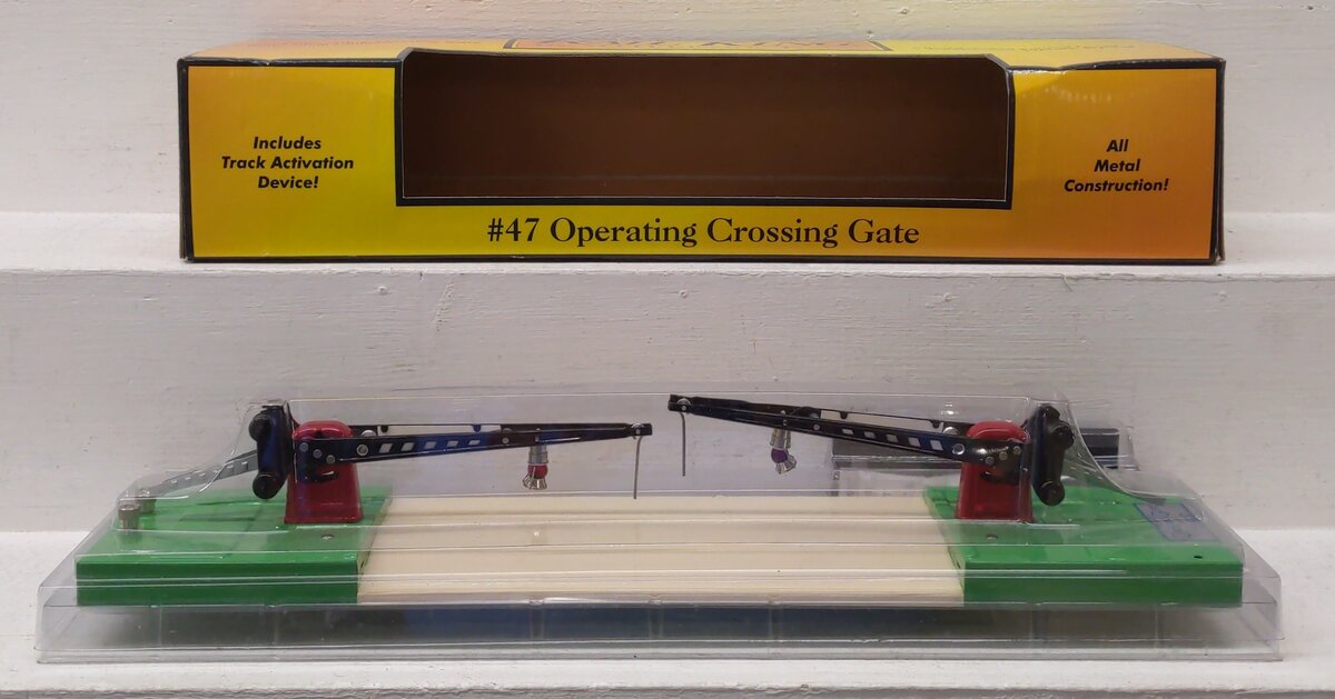 MTH 30-1080 O Gauge Crossing Gate and Signal #47 NIB