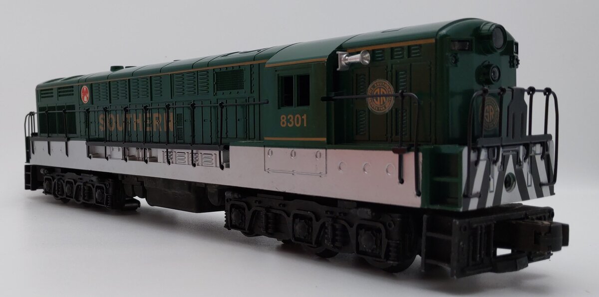 Lionel 6-18301 O Gauge Southern Fairbanks Morse Trainmaster Diesel Locomotive LN/Box