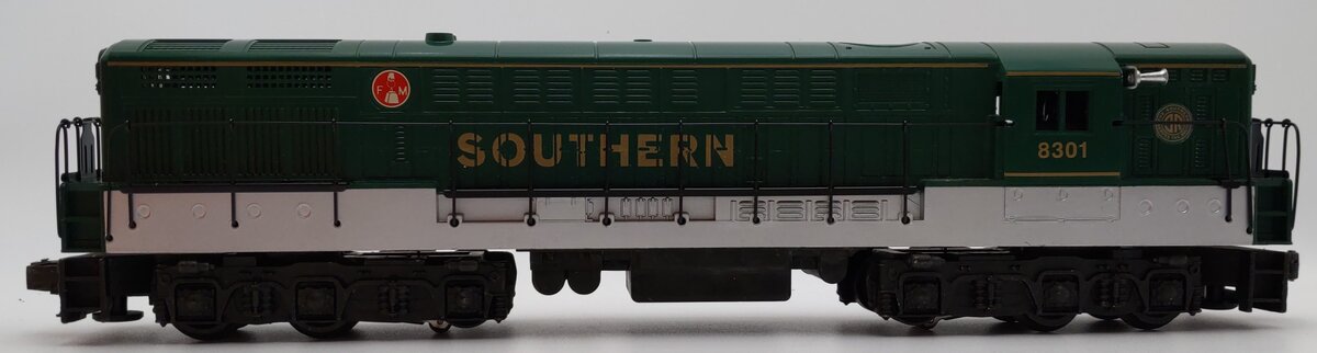Lionel 6-18301 O Gauge Southern Fairbanks Morse Trainmaster Diesel Locomotive LN/Box