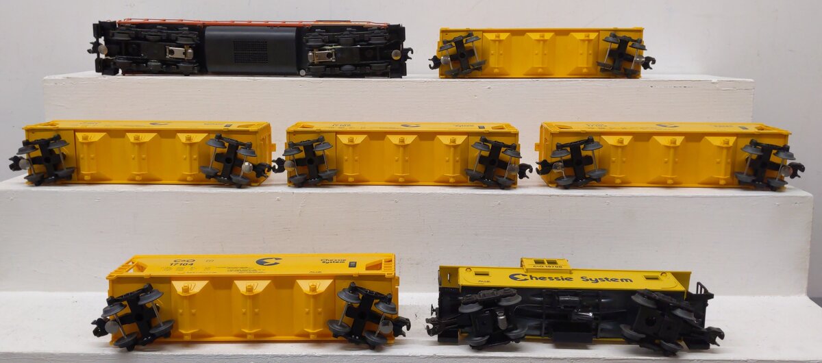 Lionel 6-11705 O Gauge Chessie System Diesel Freight Train Set EX/Box