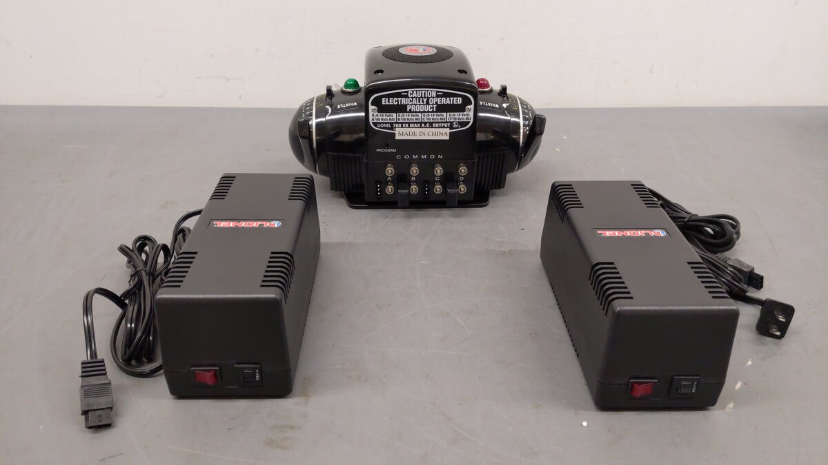 Lionel 6-22982 O ZW Postwar Celebration Series Controller & 2 Transformers Set EX/Box