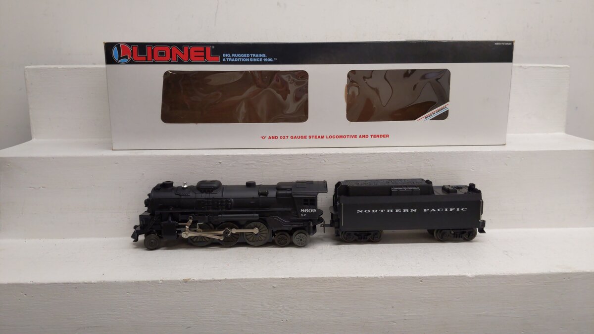 Lionel 6-18609 O Gauge Northern Pacific 2-6-4 Steam Locomotive and Tender #8609 LN/Box