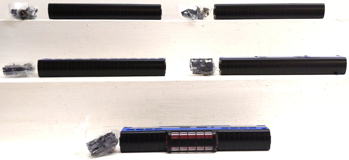 Con-Cor HO Scale VIA Canada Passenger Car Kits [5] EX/Box