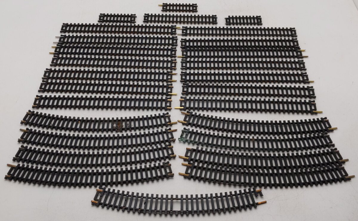 Atlas HO Scale Assorted Curved & Straight Track Sections [27]