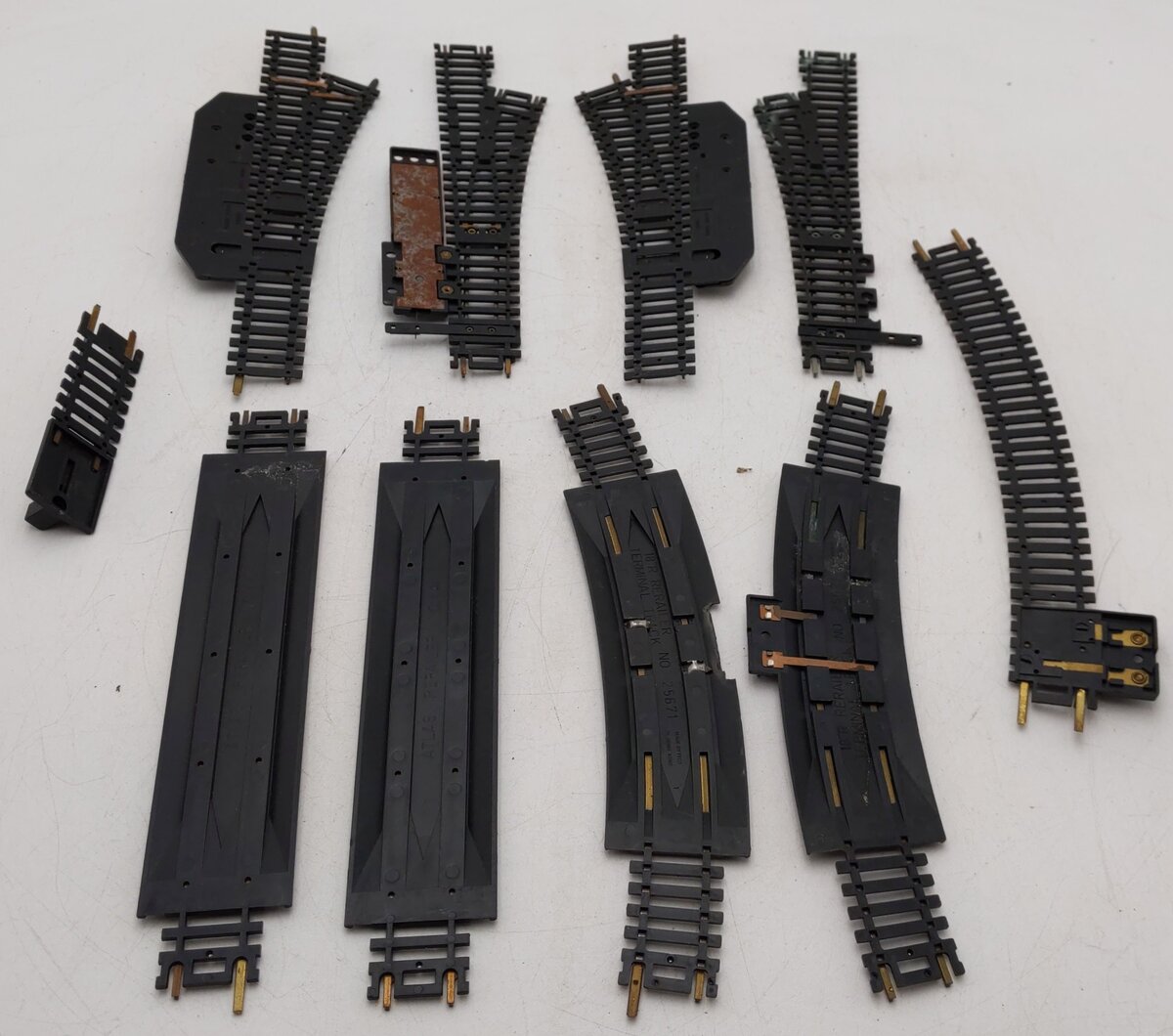 Atlas HO Scale Assorted Functional Track Sections [10]
