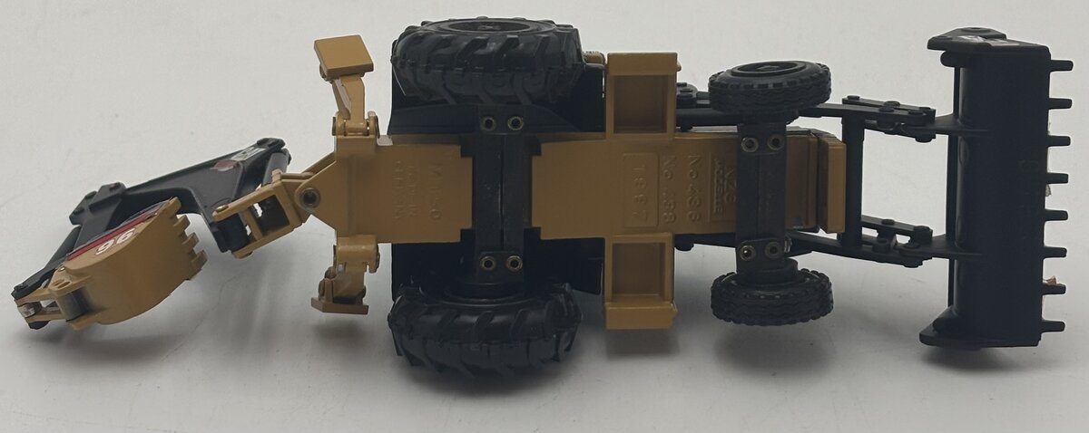 NZG 429 1:50 CAT 436C IT Backhoe Loader David Green #96 Racing Edition EX/Box