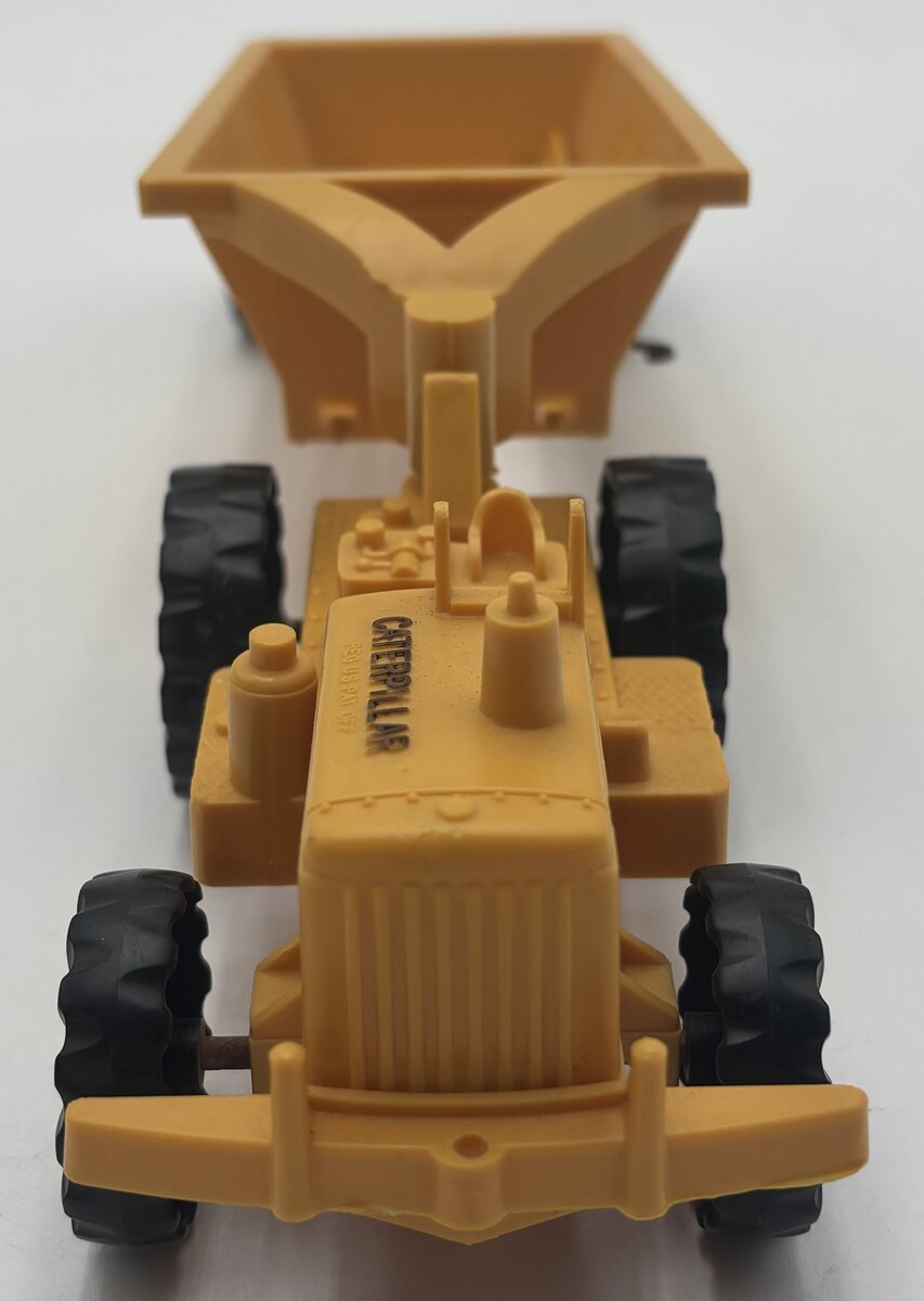 Revell O Scale Caterpillar Tractor & Wagon - Plastic EX/Box