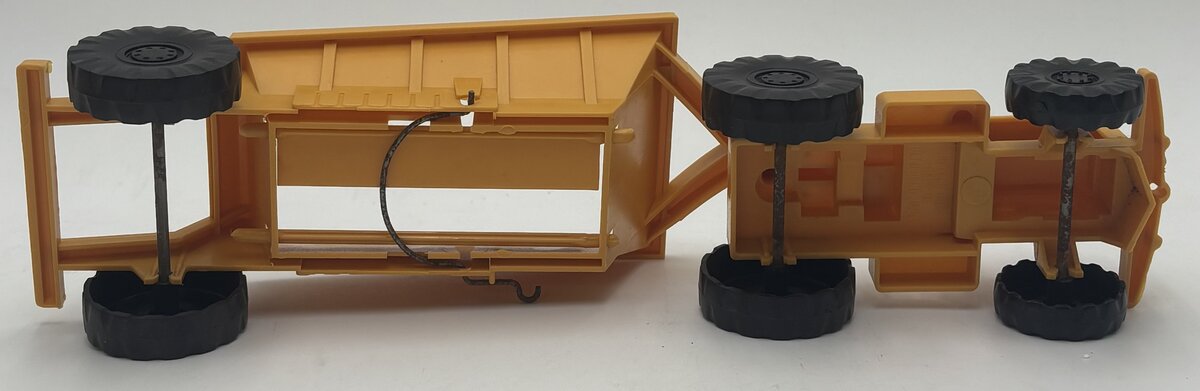 Revell O Scale Caterpillar Tractor & Wagon - Plastic EX/Box