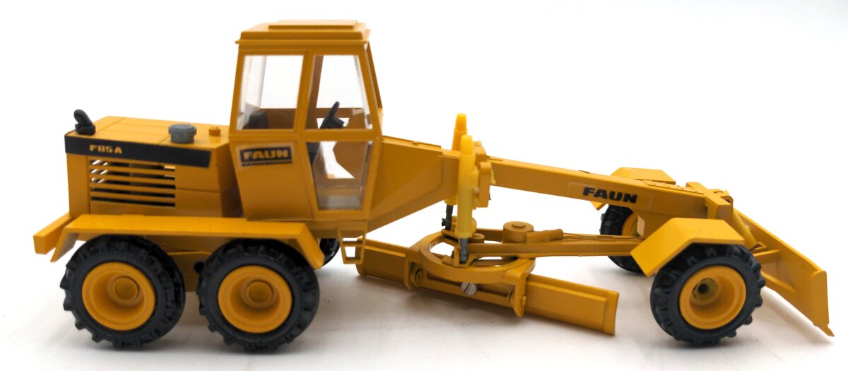 Conrad 268 1:50 Scale Diecast Faun F-85A Motor Grader. EX/Box