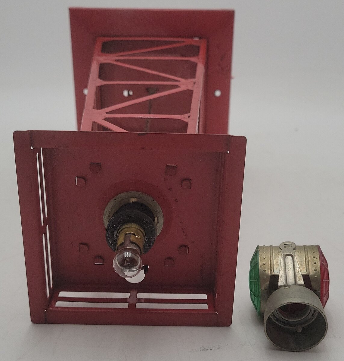 Lionel 394 Vintage O Gauge Red Revolving Beacon Tower VG/Box