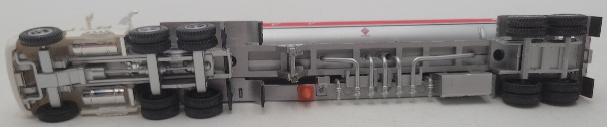 Model Power 16001 1:87 Short Haul Tractor W/Tank Trailer Exxon EX/Box