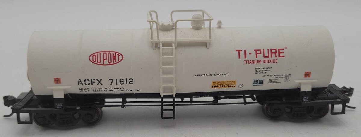 Atlas 1709-3 HO Dupont Ti-Pure ACFX Kaolin Tank Car #71612 VG/Box