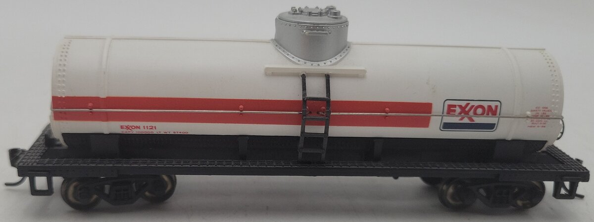 Model Power 98105 HO Scale Exxon Chemical Tank Car VG/Box