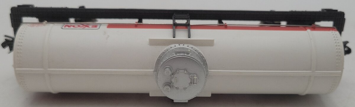 Model Power 98105 HO Scale Exxon Chemical Tank Car VG/Box