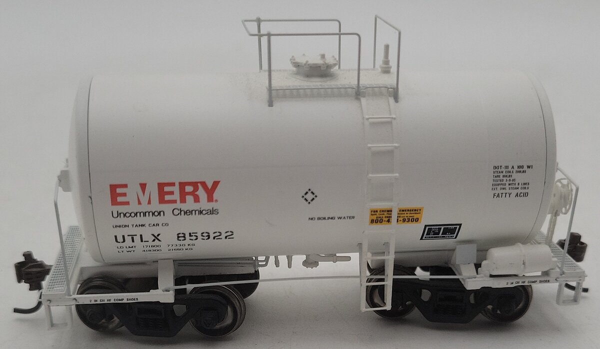 Athearn 89119 ULTX/Emery 30' NACC 8,000 Gallon Tankcar #85922 EX/Box