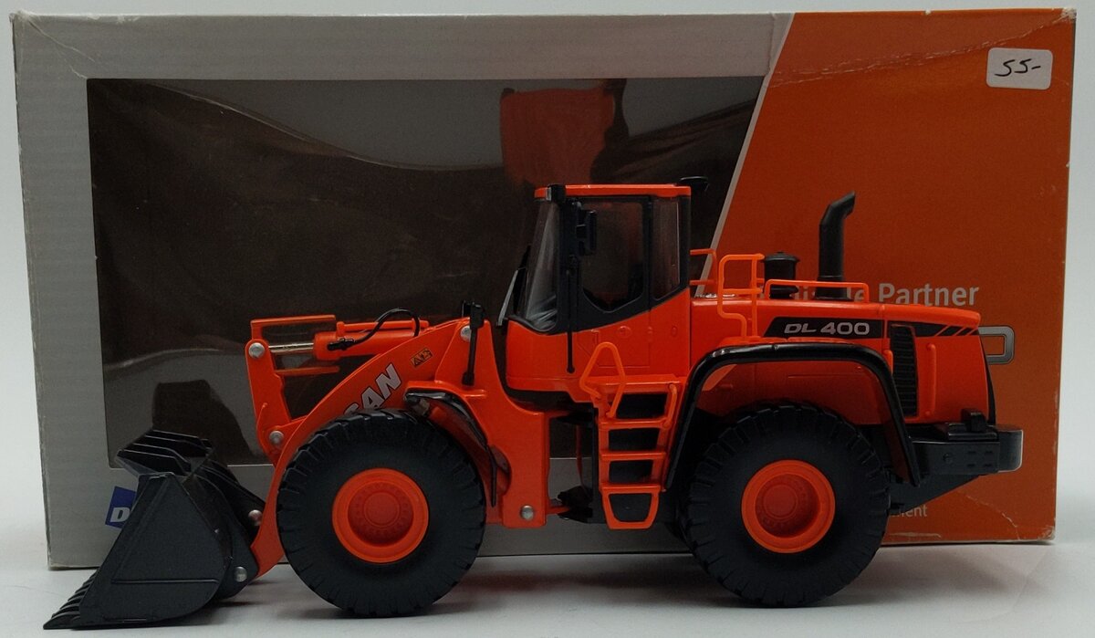 Doosan CHDL400 1:40 Diecast Doosan DL400 Loader NIB
