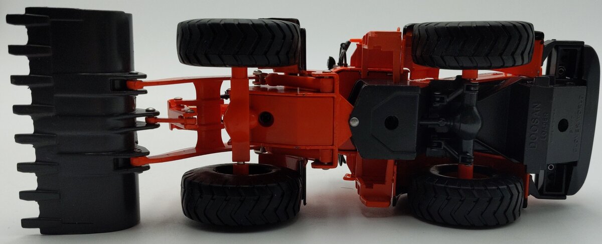 Doosan CHDL400 1:40 Diecast Doosan DL400 Loader NIB
