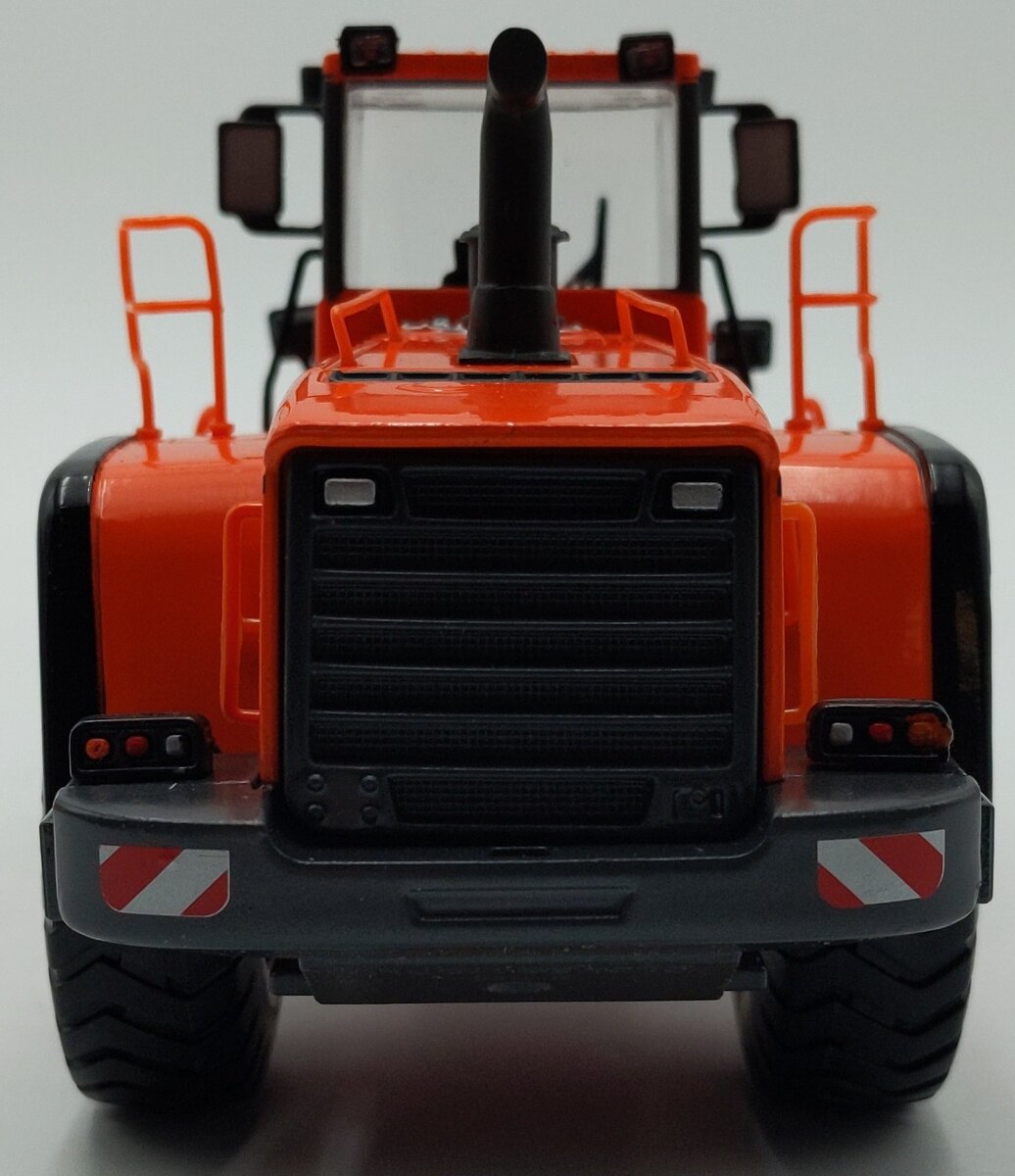 Doosan CHDL400 1:40 Diecast Doosan DL400 Loader NIB