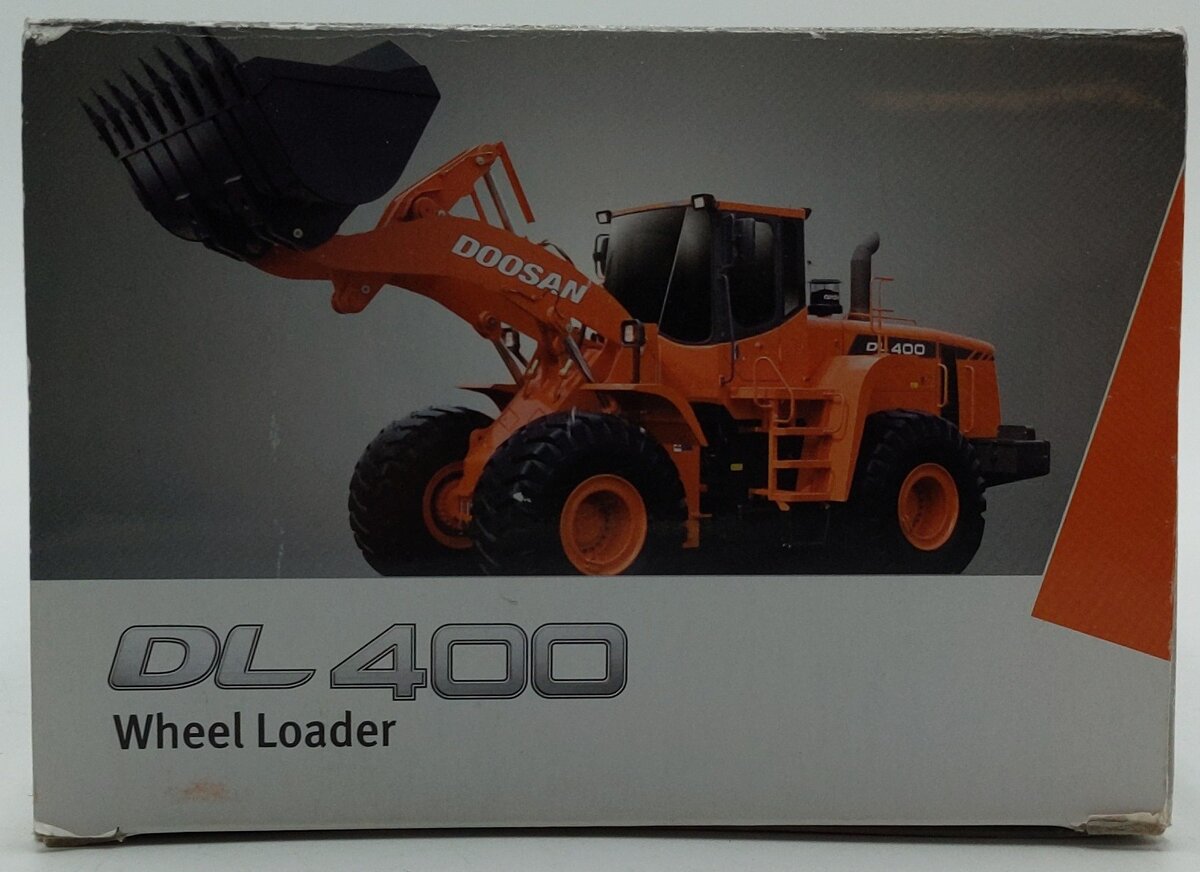 Doosan CHDL400 1:40 Diecast Doosan DL400 Loader NIB