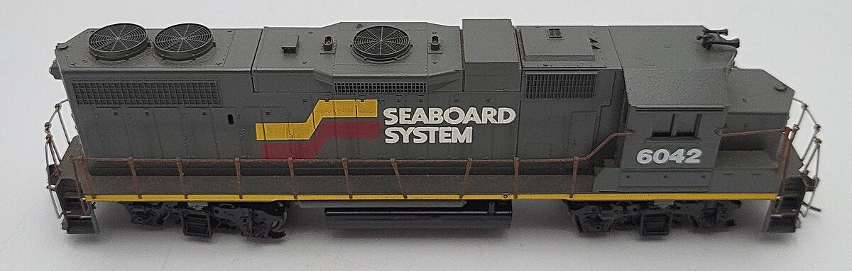 Athearn 4604 HO Scale Seaboard GP-38 Powered Diesel Locomotive #6042 VG/Box