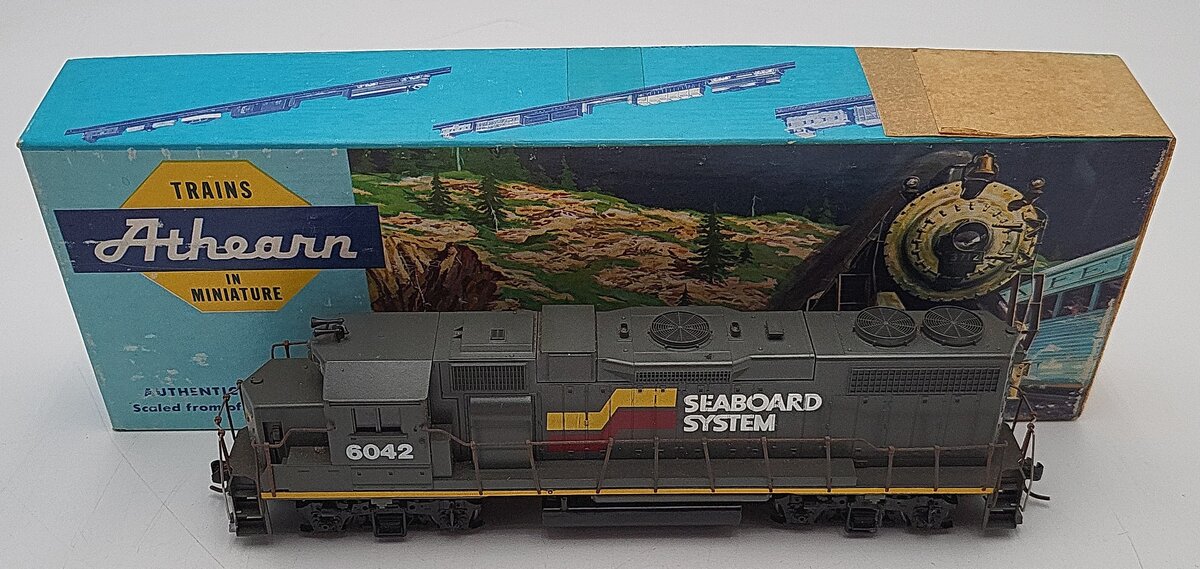 Athearn 4604 HO Scale Seaboard GP-38 Powered Diesel Locomotive #6042 VG/Box