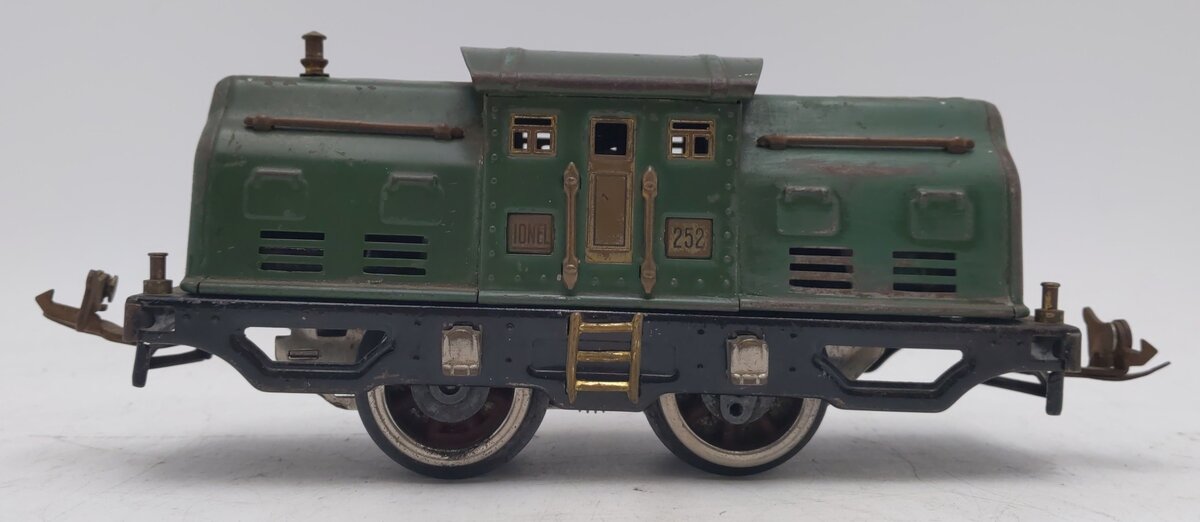 Lionel 252 Vintage O Prewar Green Tinplate Electric Locomotive