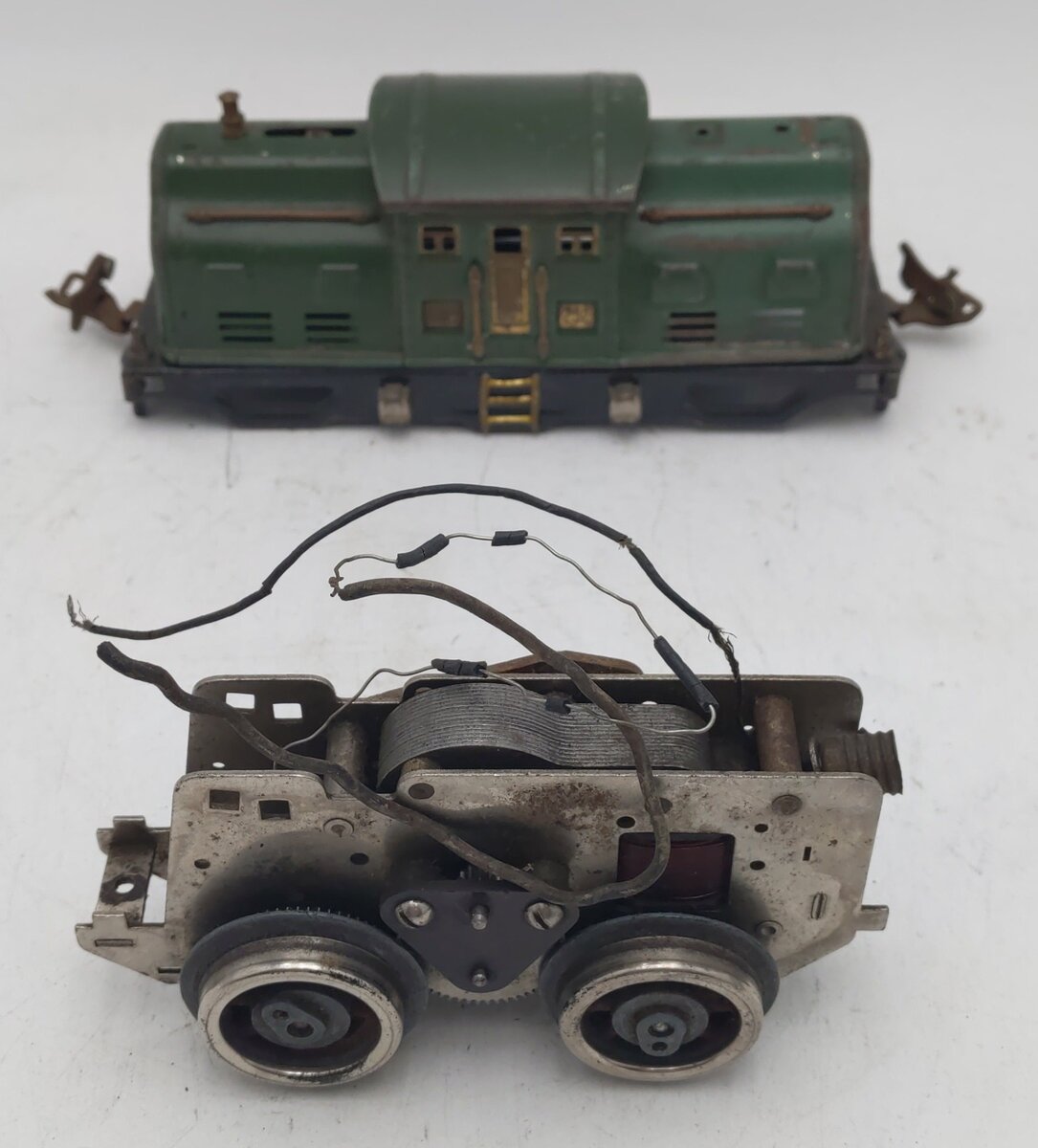 Lionel 252 Vintage O Prewar Green Tinplate Electric Locomotive