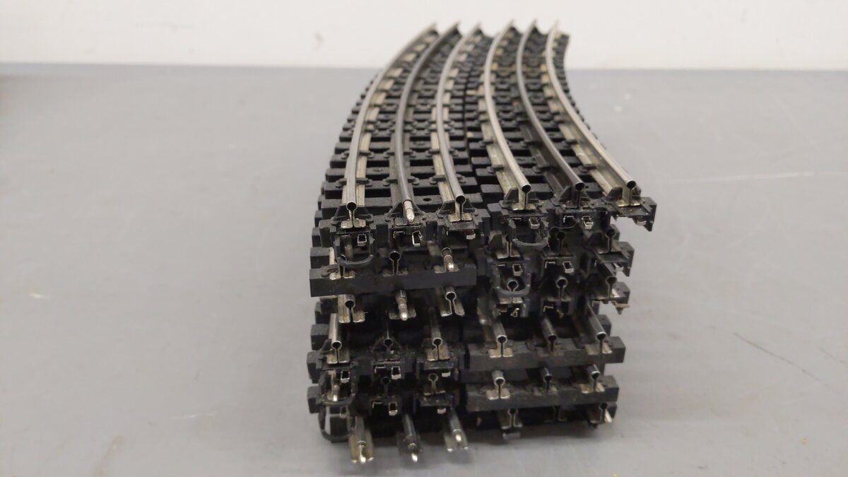 K-Line K-0622 O Shadow Rail 72" Curved Track Sections (12)