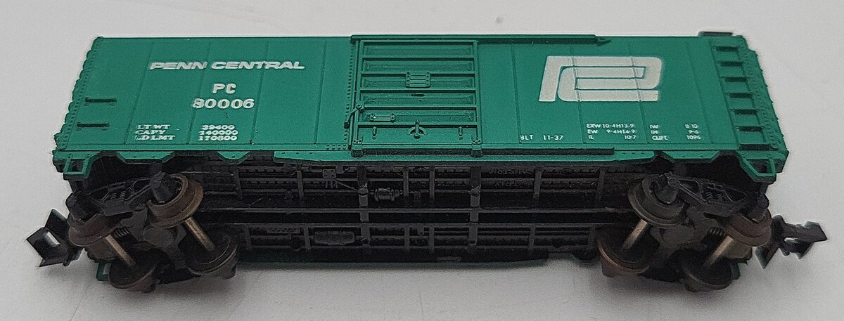 Roundhouse N Scale Penn Central Boxcar #80006 EX