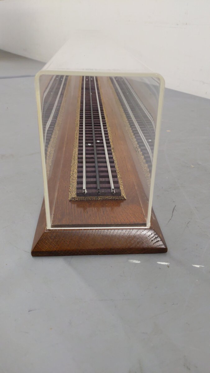 O Gauge Wooden Display Case W/ Plexiglass Top EX