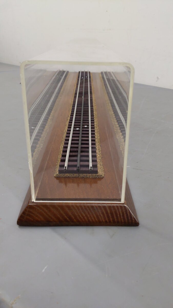 O Gauge Wooden Display Case W/ Plexiglass Top EX