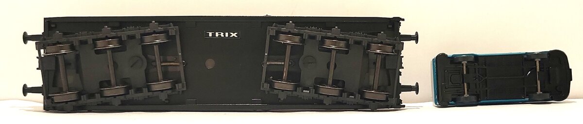 Trix 24716 HO Scale DB Museum Flatcar Set LN/Box