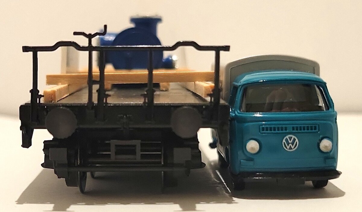 Trix 24716 HO Scale DB Museum Flatcar Set LN/Box