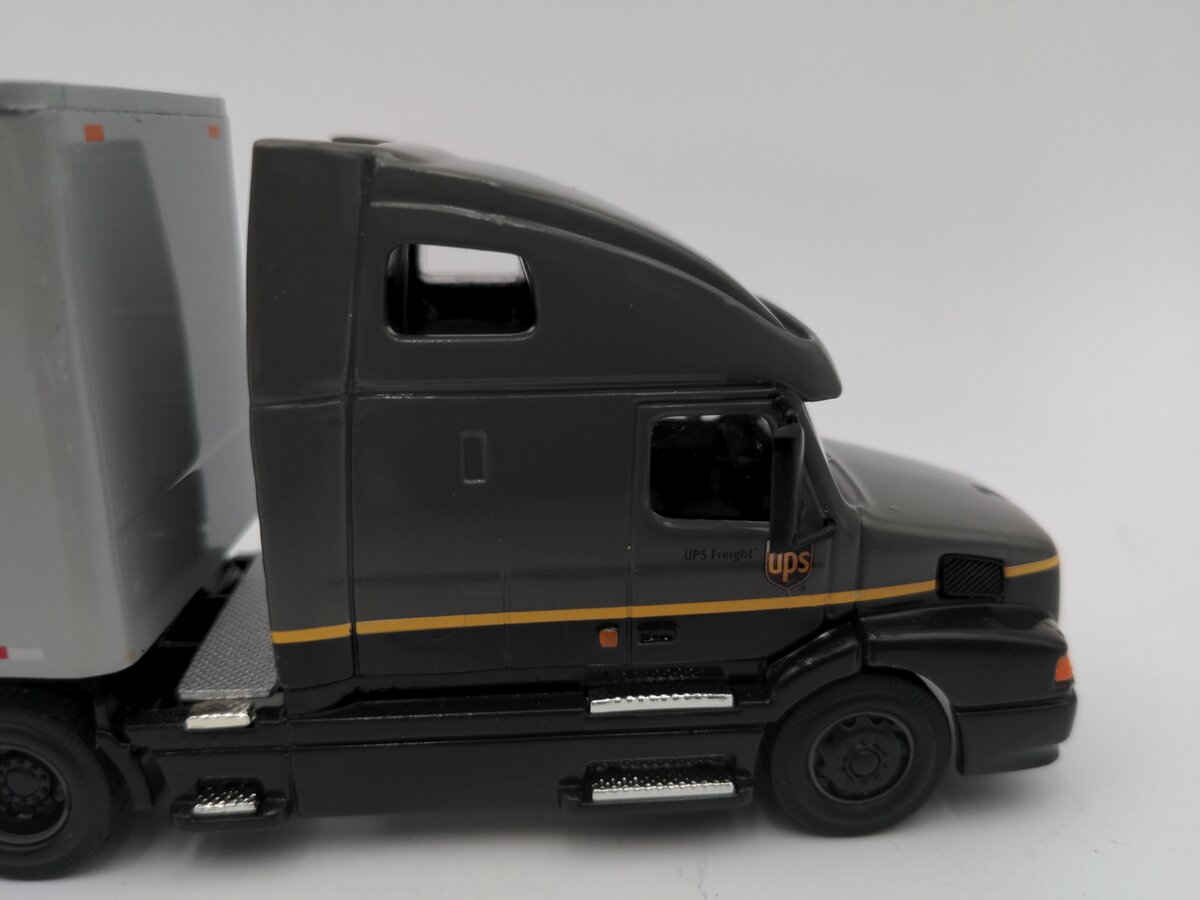 Trucks N' Stuff M3639366 1:64 UPS Freight - Volvo 660 with 53' Dry Van Trailer VG/Box