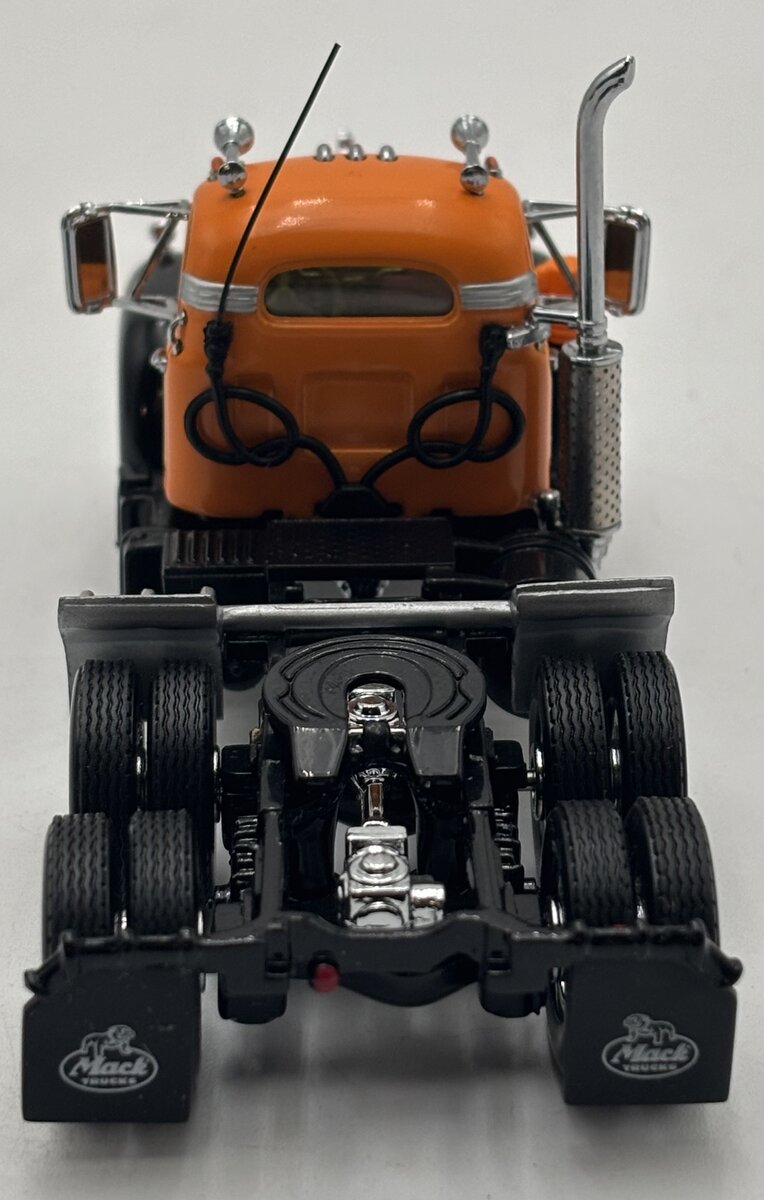 Matchbox DYM35214 1:50 Scale Diecast 1956 Mack B-61 Big Rig Cab LN/Box