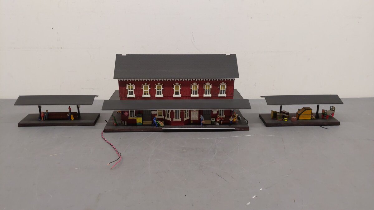 MTH 30-90094 O Dark Red Stone Passenger Station w/Dual Platforms-Custom