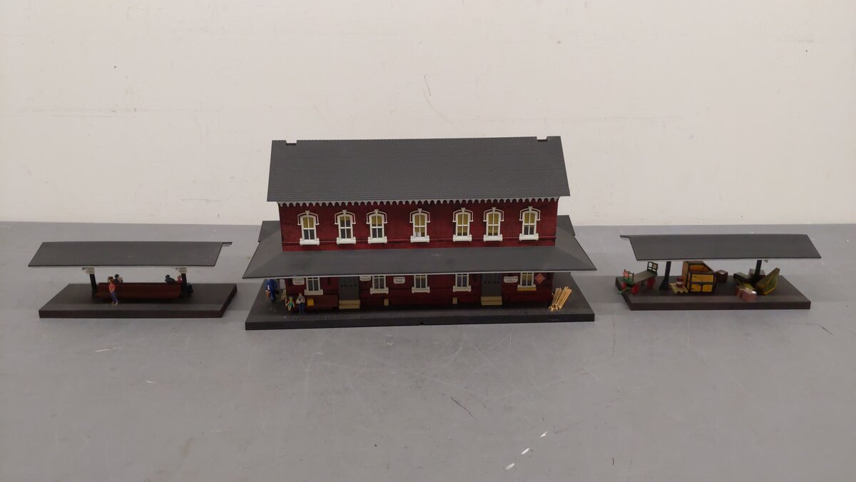 MTH 30-90094 O Dark Red Stone Passenger Station w/Dual Platforms-Custom