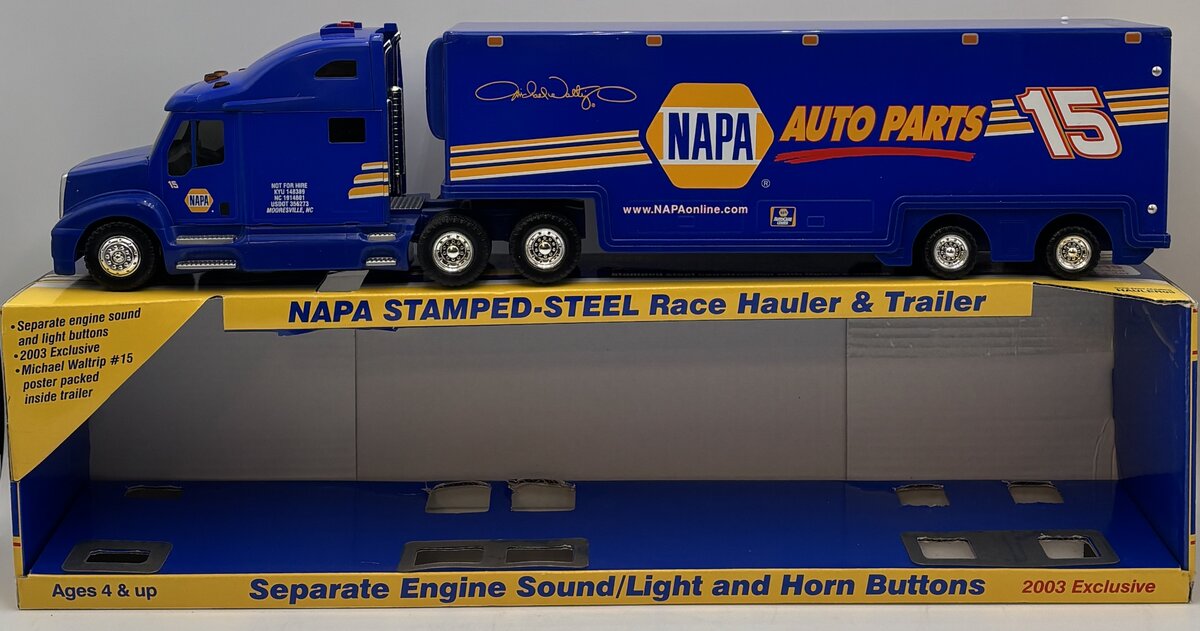 First Gear 79-0170 2003 NAPA Race Hauler & Trailer Michael Waltrip #15 LN/Box