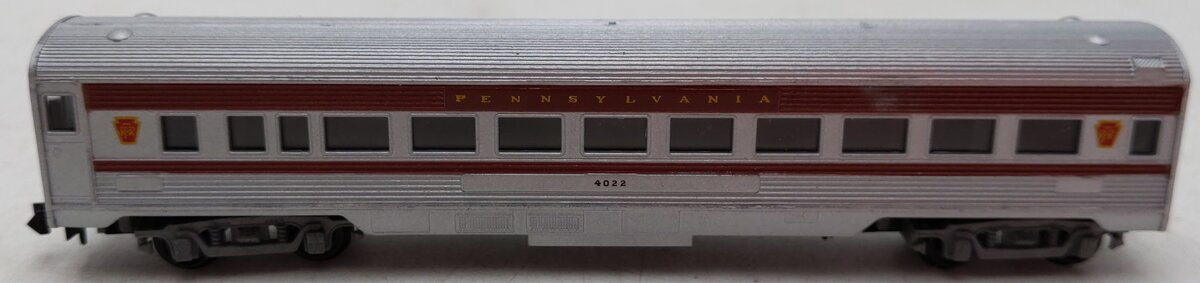 Arnold 5204 N Scale Pennsylvania Railroad Coach Car Passenger #4022 EX/Box