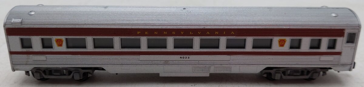 Arnold 5204 N Scale Pennsylvania Railroad Coach Car Passenger #4022 EX/Box