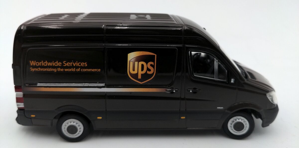 Tonkin 12-0050-01 1:50 UPS - Freightliner Sprinter Delivery Van VG/Box