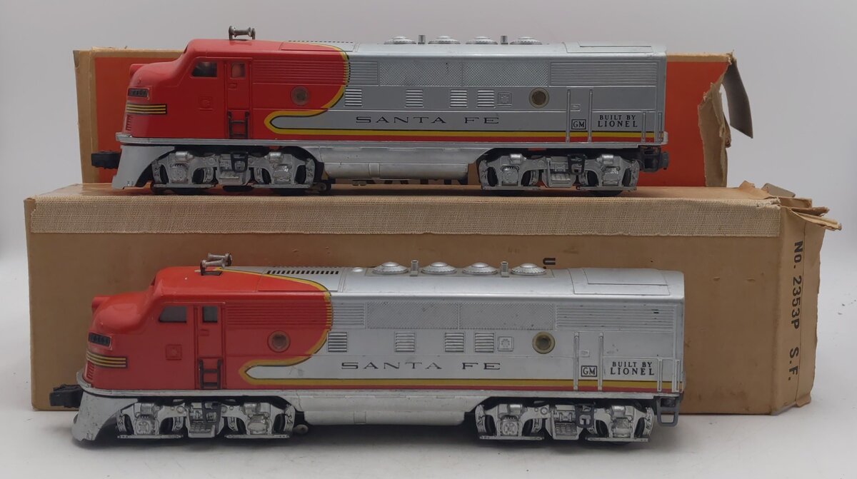 Lionel 2353 Vintage O Santa Fe F-3 AA Diesel Locomotive Set #2353 VG/Box