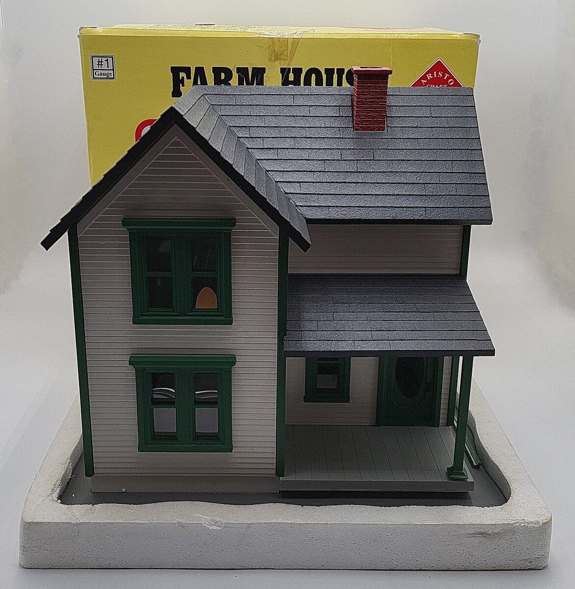 Aristo-Craft ART-7203 G Scale Farm House- White with Green Trim VG/Box