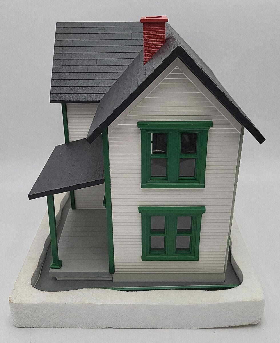 Aristo-Craft ART-7203 G Scale Farm House- White with Green Trim VG/Box