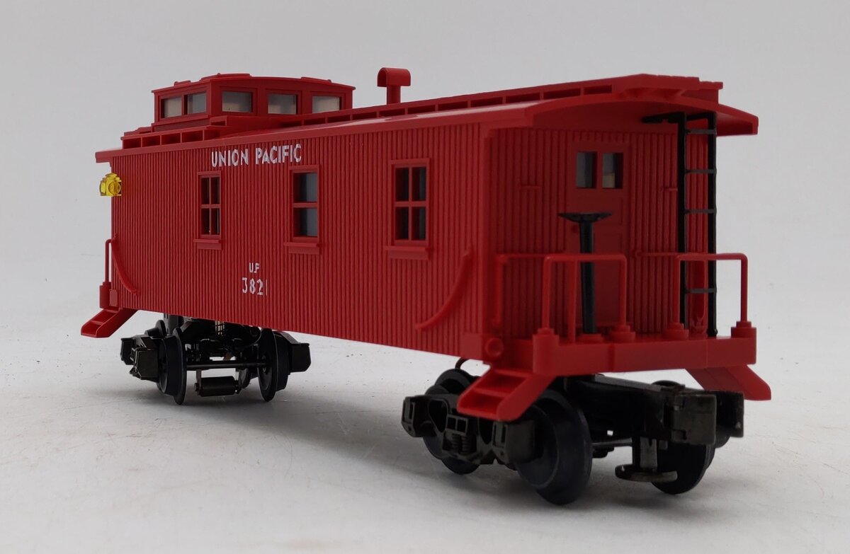 MTH 30-7702 O Gauge Union Pacific Caboose #3821 LN/Box