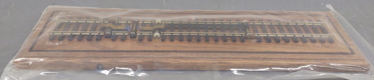 Lionel O Gauge Display Stand and Cover NEW